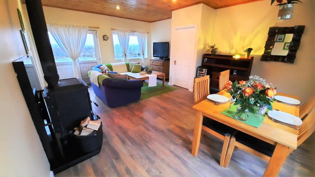Clifden Wildflower Cottage - Clifden Countryside Lettings ภายนอก รูปภาพ
